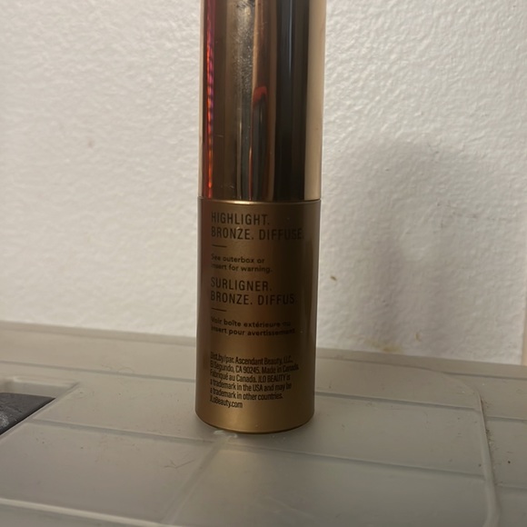 That Star Filter In an instant complexion booster Highlight. Bronze. Diffuse. - Picture 2 of 4